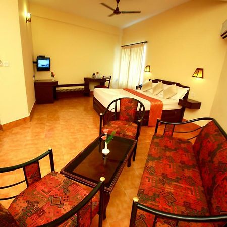 Michaels Inn Thekkady Exterior photo