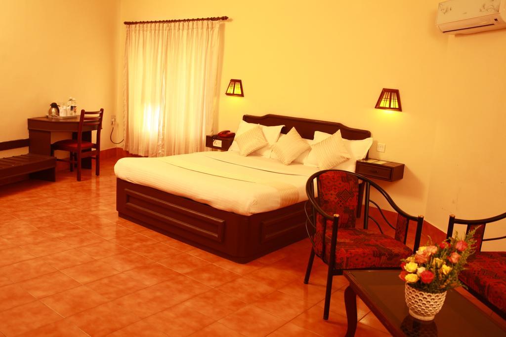 Michaels Inn Thekkady Exterior photo
