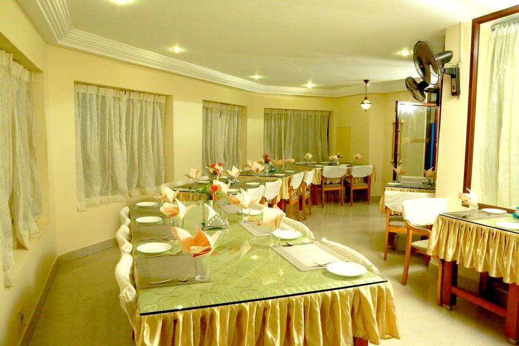 Michaels Inn Thekkady Exterior photo