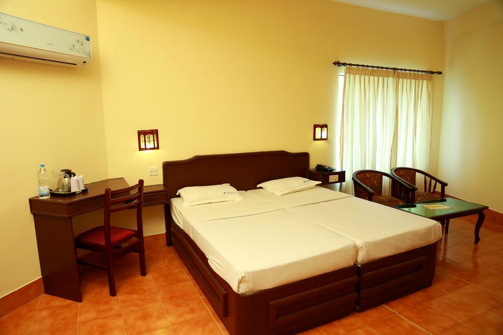 Michaels Inn Thekkady Exterior photo