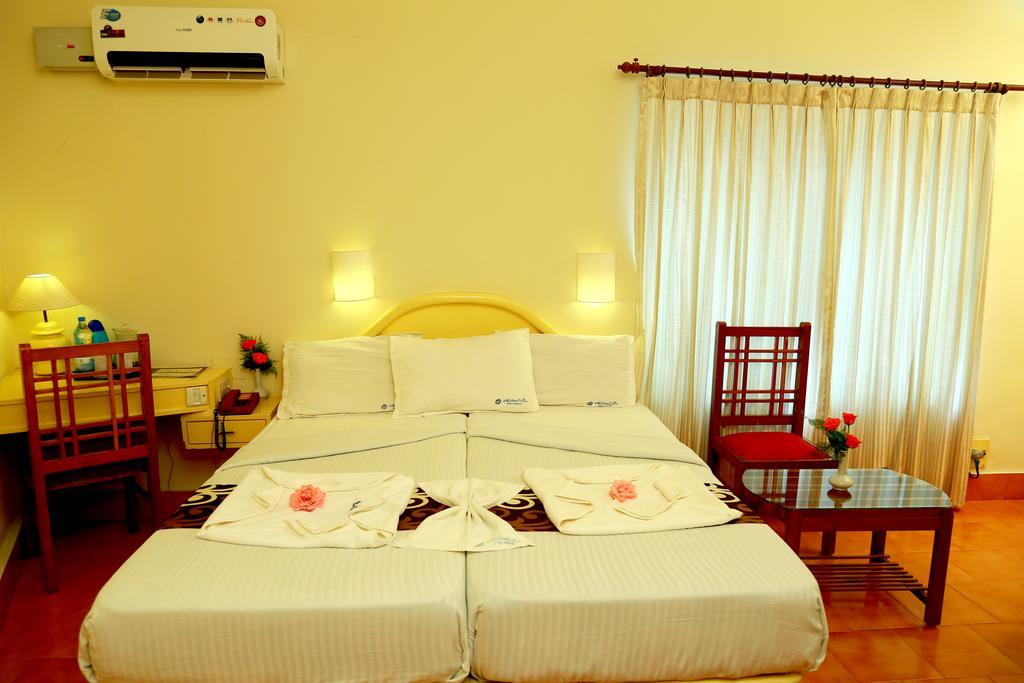 Michaels Inn Thekkady Exterior photo