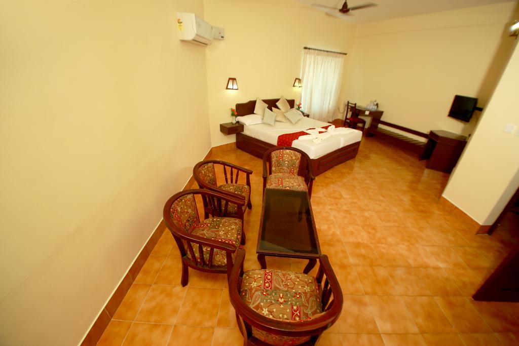 Michaels Inn Thekkady Exterior photo